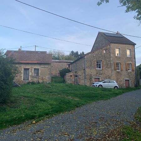 Busset Liages Situe Dans Le Bourbonnais 1 Chambres Lit Double Et Un Clic Clac Buitenkant foto