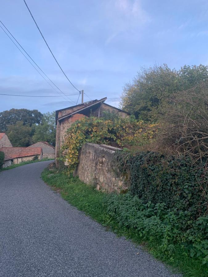 Busset Liages Situe Dans Le Bourbonnais 1 Chambres Lit Double Et Un Clic Clac Buitenkant foto